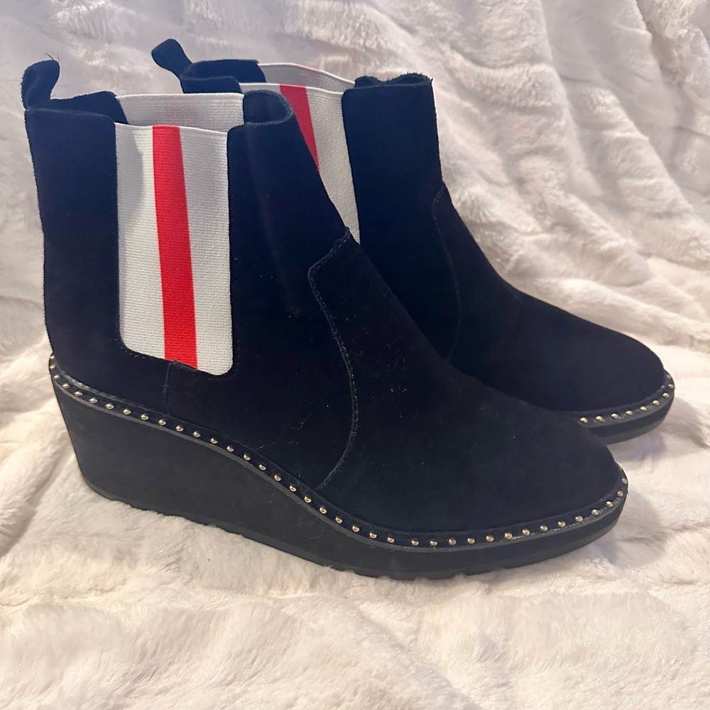 Cecelia New York Chelsea Boots